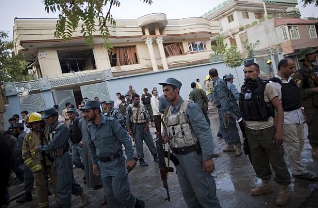 Съветник на Карзай и афганистански депутат бяха убити в Кабул