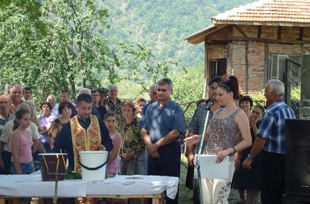 Отпразнуваха храмовия празник на църквата „Св. пророк Илия” в с. Влахи