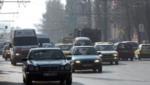 Лятото сезонът на отпуските и скъпия бензин