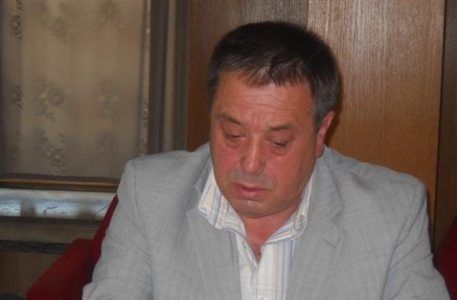 Красимир Костов обвини шуменски гербери,  че не бе поканен на първата копка