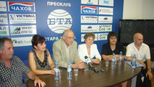 Сините издигат лекарка за вота