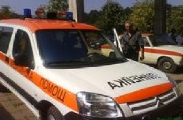 Мъж падна от покрива на блок