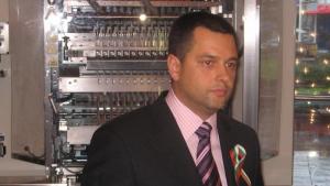 Стойновски възнегодува срещу блокирането на небостъргача