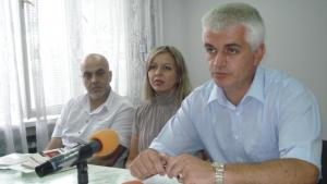 Ученик оставил баща си да умре с главата надолу в