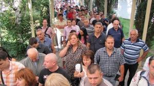 Граждани алармираха за огромни опашки пред столичния КАТ