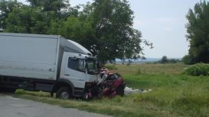 Две жени загинаха при тежка катастрофа в с Радко Димитриево