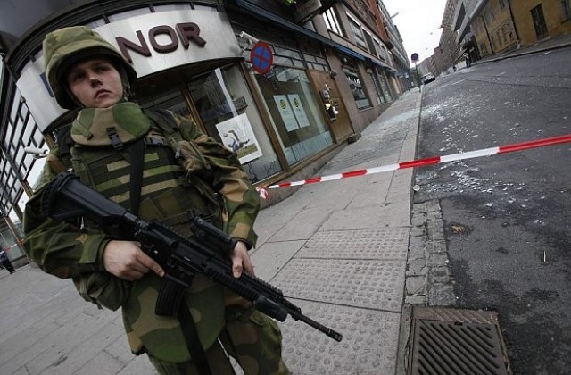 Хронология на нападенията на „самотни стрелци”