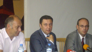 Яне Янев Пламен Стоилов е ниска топка