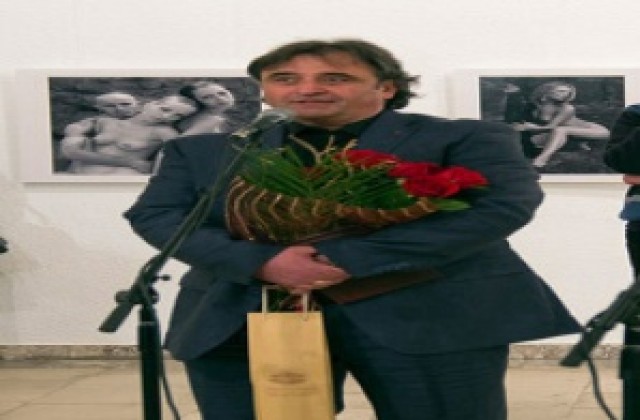 Бедо Азинян реди фотоси и в Централния военен клуб на армията