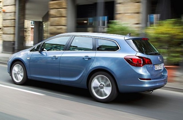 100 000-ната Astra комби напусна производствената линия