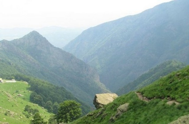 Още гръмотевични бури и градушки