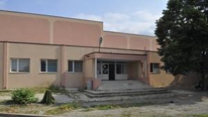 Ремонтират залата по лека атлетика в Сливен