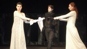 Със Село село пусто село Габровският театър закрива сезона