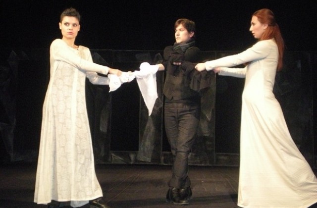 Със Село, село, пусто село Габровският театър закрива сезона