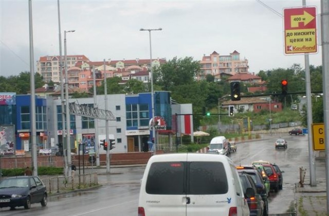Раздават листовки за безопасността на движението
