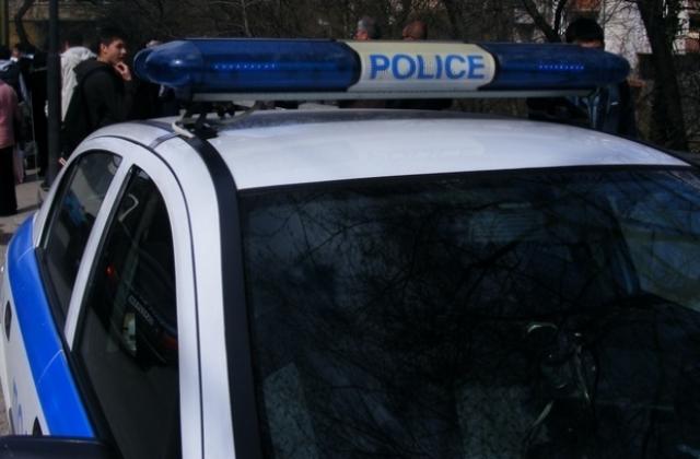 Непълнолетни задигнаха водка, уиски и чипс от открит бар в Габрово