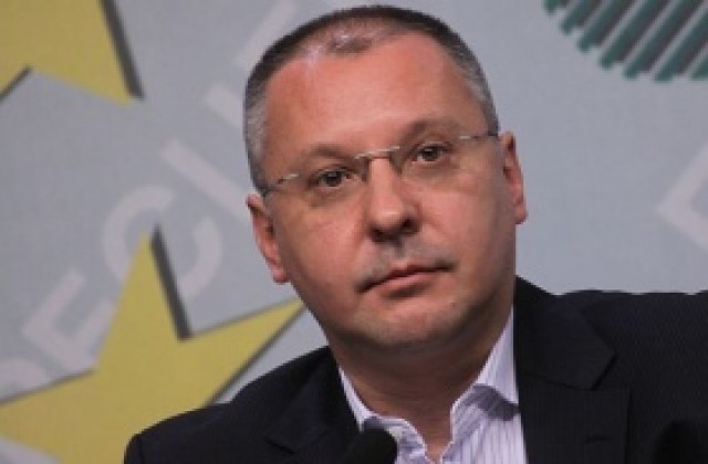 Станишев анализира рязането на ленти и първите копки на Борисов