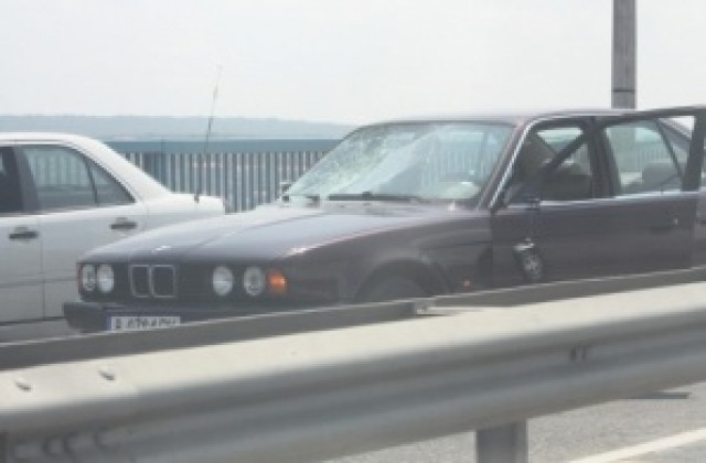 Пешеходец блъснат на Аспаруховия мост