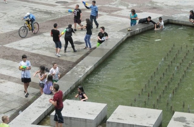 Намокри ме, дe!!!