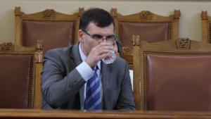 Няма опасност от криза с горивата отсече Дянков