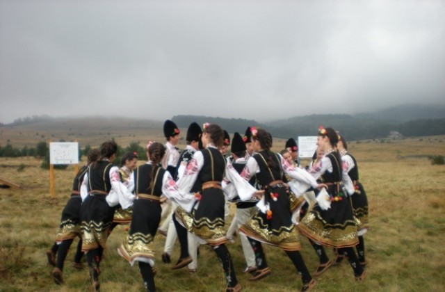 Организират кастинг за танцьори и музиканти