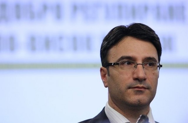 Освобождават от държавния резерв самолетно гориво за седмица