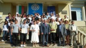 Върховите постижения на лазера изучават студенти от четири университета