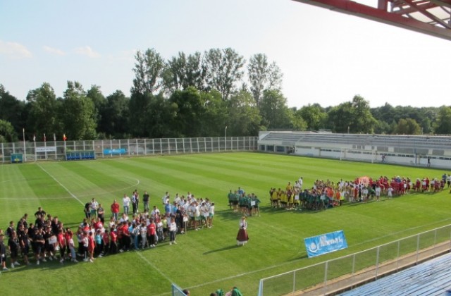 Кметът на Балчик откри Еvima open kids-Аlbena '2011