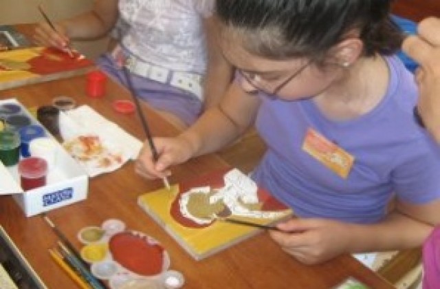 Изложба с рисунки на деца от България и Румъния откриват във Велико Търново