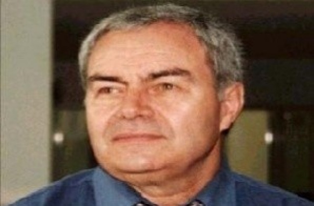 Бивши шефове на мините на съд за близо милион
