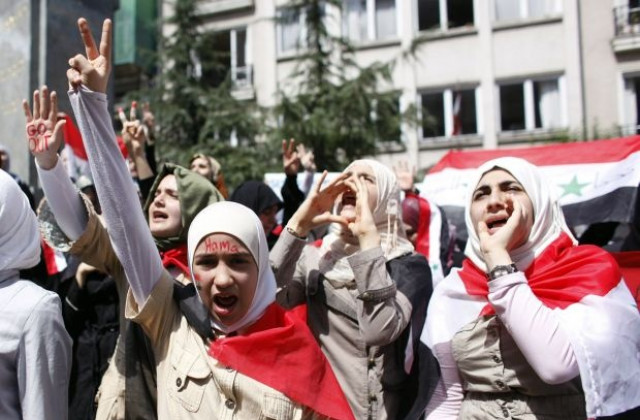 Сирийските сили за сигурност убили трима цивилни след молитвата