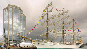 Мексикански ветроходен кораб акостира във Варна