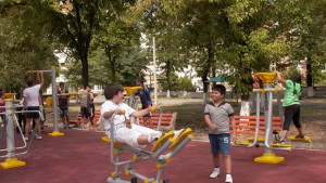 Откриха спортна площадка с уреди на открито в Нова Загора