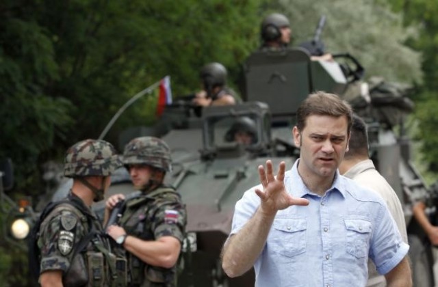 Прищина приветства споразумението с НАТО, сърбите запазват огражденията
