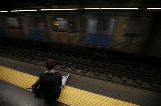 В шанхайското метро вече пазаруват във виртуален супермаркет