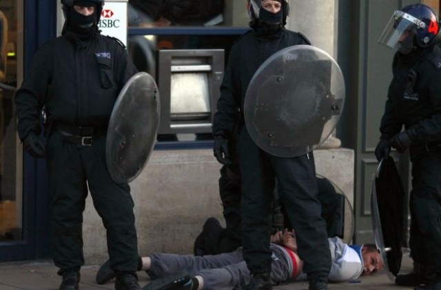 Над 100 арестувани през втората нощ на безредици в Лондон