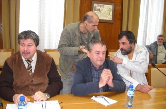 Бургаски писател оглавява партия