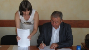 Ловешкият кмет подписа договора за иновативно културно събитие