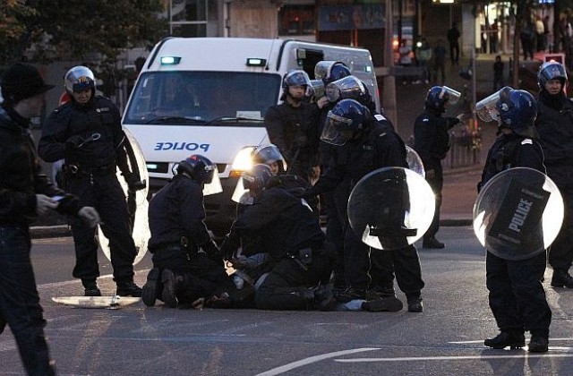 Безредиците в Лондон - израз на социални проблеми или необосновано насилие