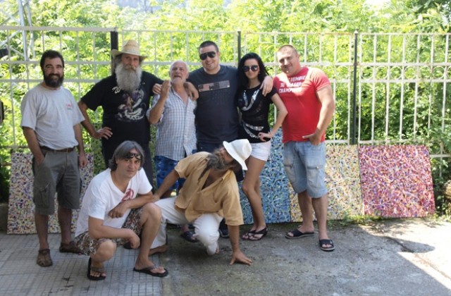 Врачански художници направиха изложба в Карлуково