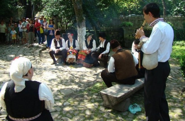 Представят седенкарска обредност в Етъра