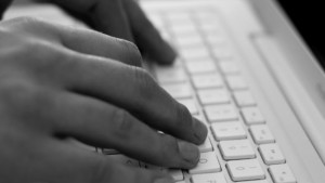 Кой стои зад Уикипедия