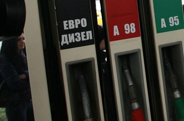 „Лукойл” свали заводските цени на бензина и дизела