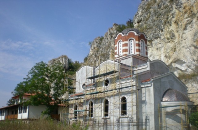 Изографисват манастирския комплекс в Св. Димитър Басарбовски