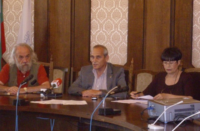 Аз, Градът-две години експерименти в Русе