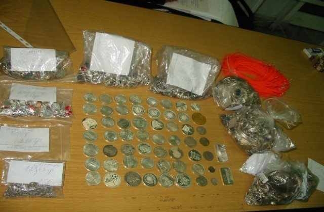 8,2 кг контрабандно сребро задържаха на Капитан Андреево