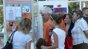 Талантливи деца откриха изложба на площад Възраждане