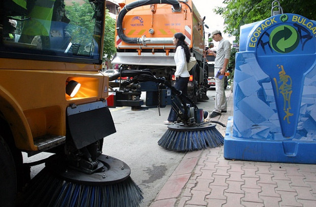 Мият улиците в четири столични района
