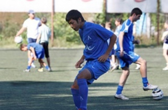 СНИМКИ: Японски полузащитник дойде на Герена