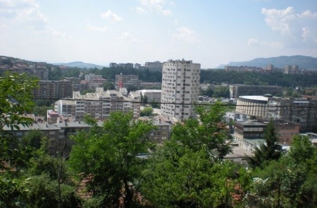 Слънчево и горещо